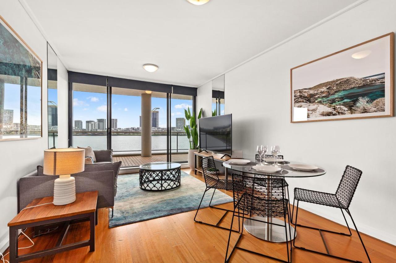 Resort Style 2 Bdrm In Homebush With Bay Views -57 Ben Apartment Sydney