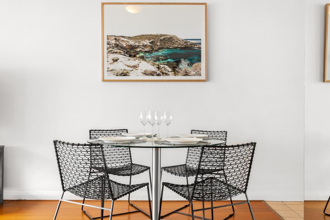 Resort Style 2 Bdrm In Homebush With Bay Views -57 Ben Apartment *