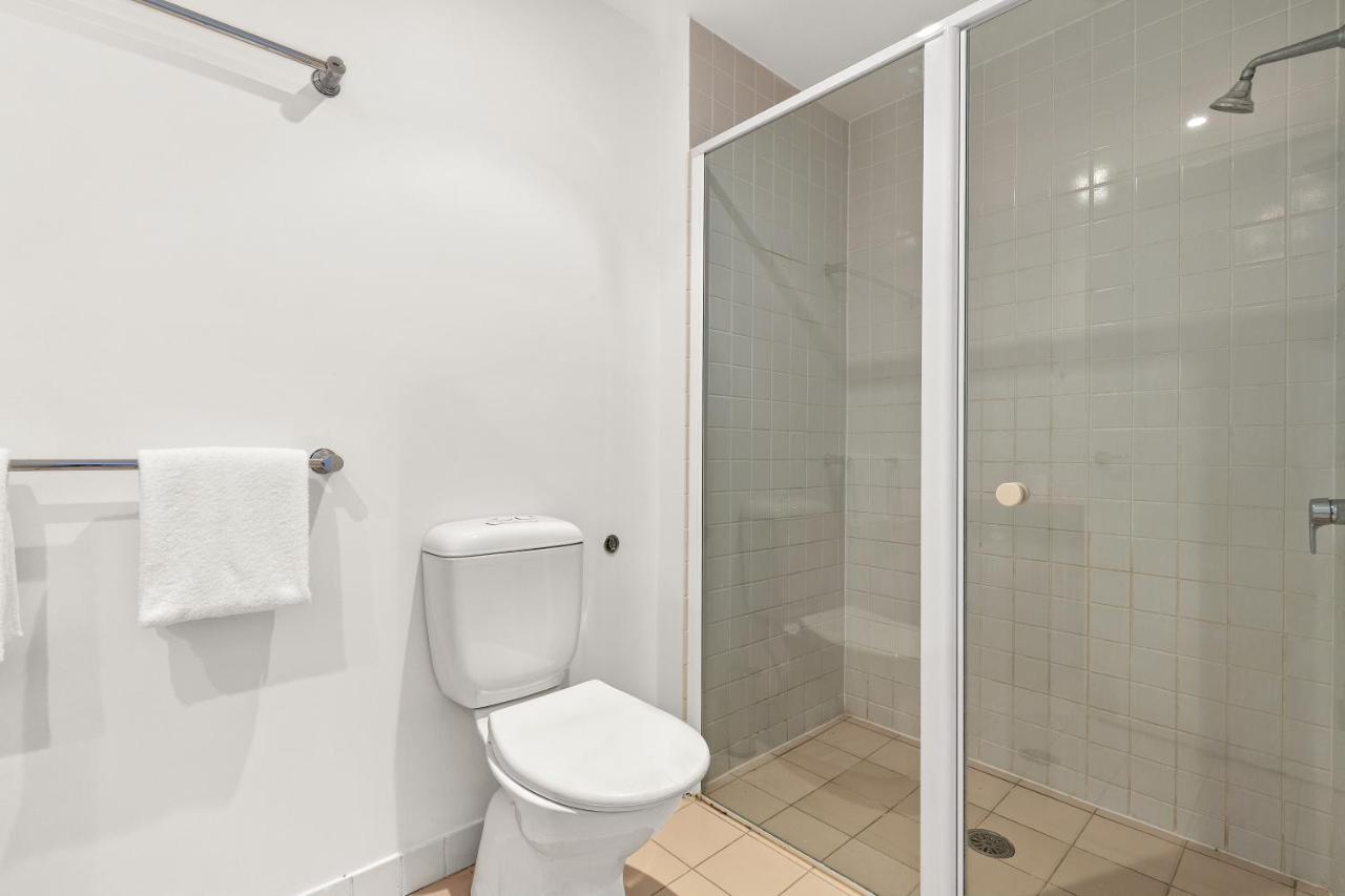 Resort Style 2 Bdrm In Homebush With Bay Views -57 Ben Apartment Sydney