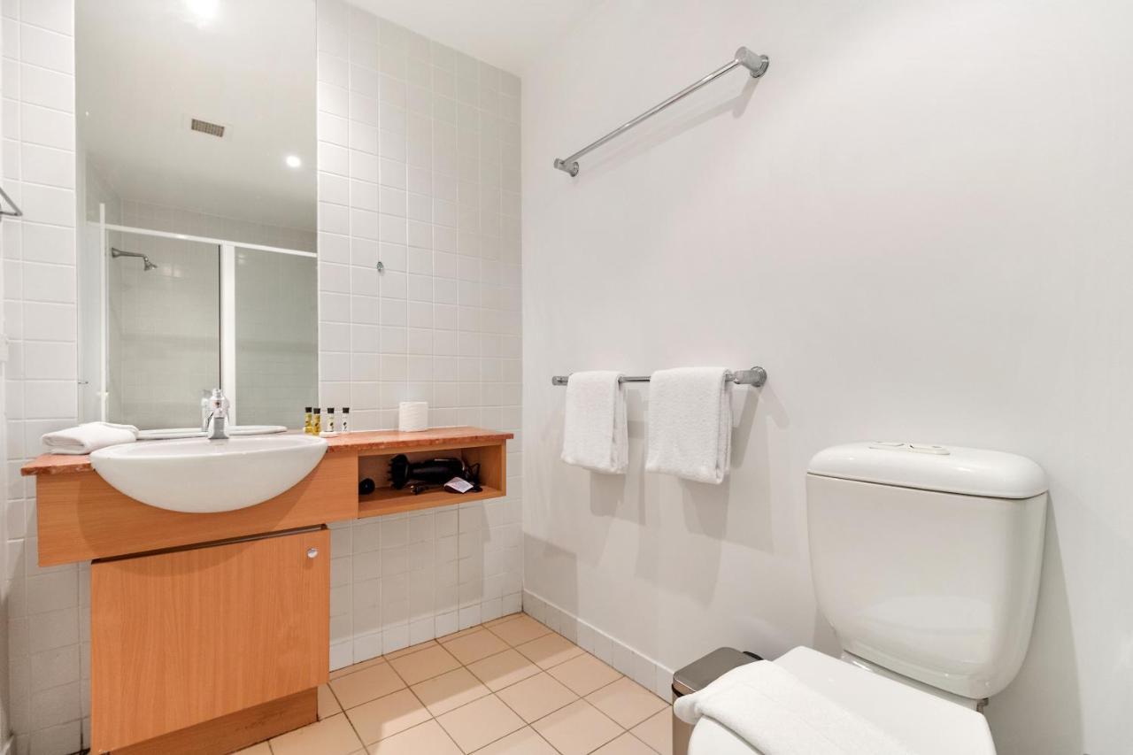 Apartment Resort Style 2 Bdrm In Homebush With Bay Views -57 Ben *